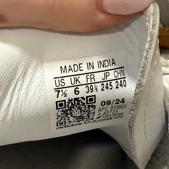 Adidas Samba White and Silver Sneakers - Picture 4 of 4